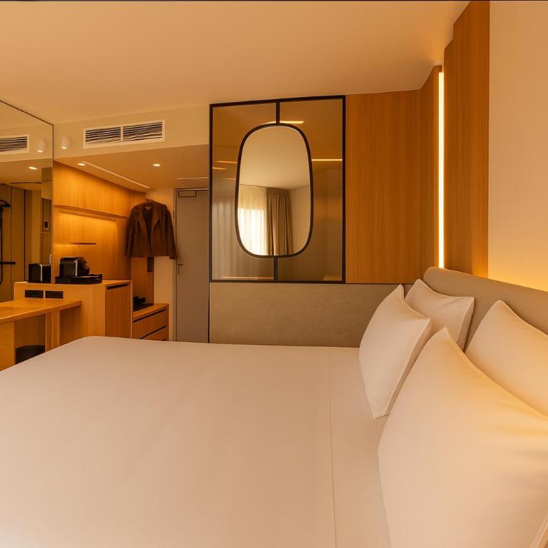 Golden Tulip Avignon Le Paradou - Chambre Double Standard avec Patio Privé - 1