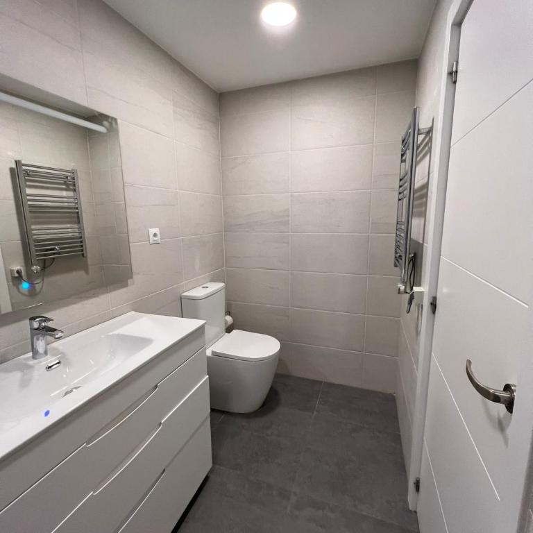 Apartamentos EconoStay Plaza de España - Estudio Estándar - 5