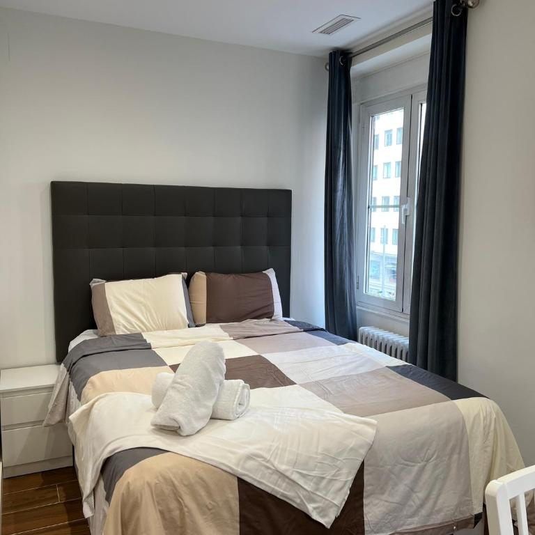 Apartamentos EconoStay Plaza de España - Estudio Estándar - 3