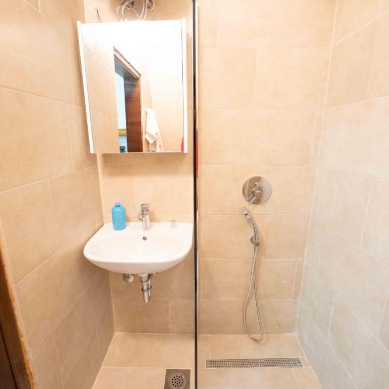 Borovac mountain escape - Two-Bedroom House - 19
