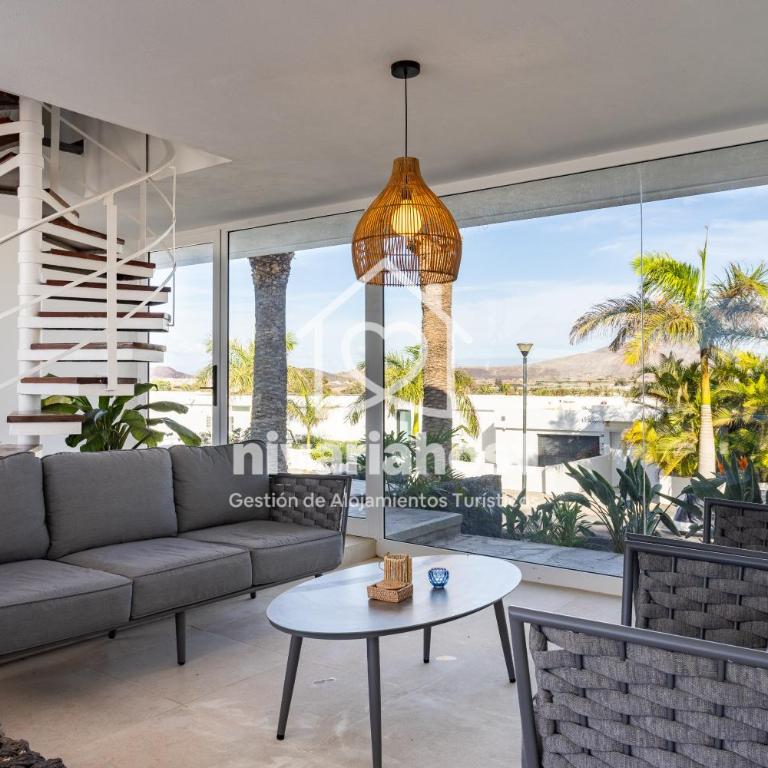 Private Pool Villa, Bellavista by Nivariahost - Villa - 7