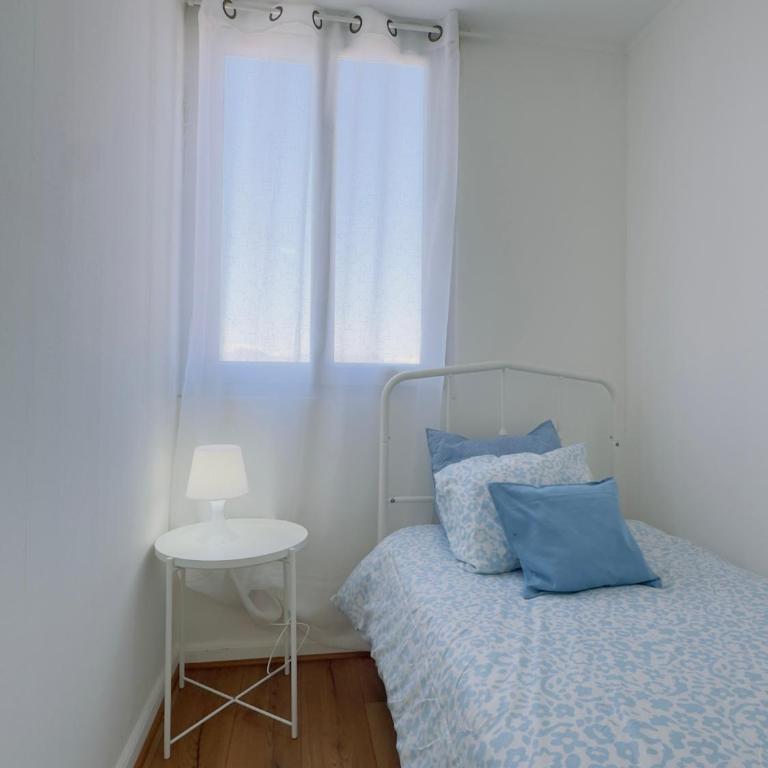 Departamento 3 dormitorios V, cerca movistar arena, Estadio nacional, con parking de arriendo diario, cocina completa - Three-Bedroom Apartment - 11