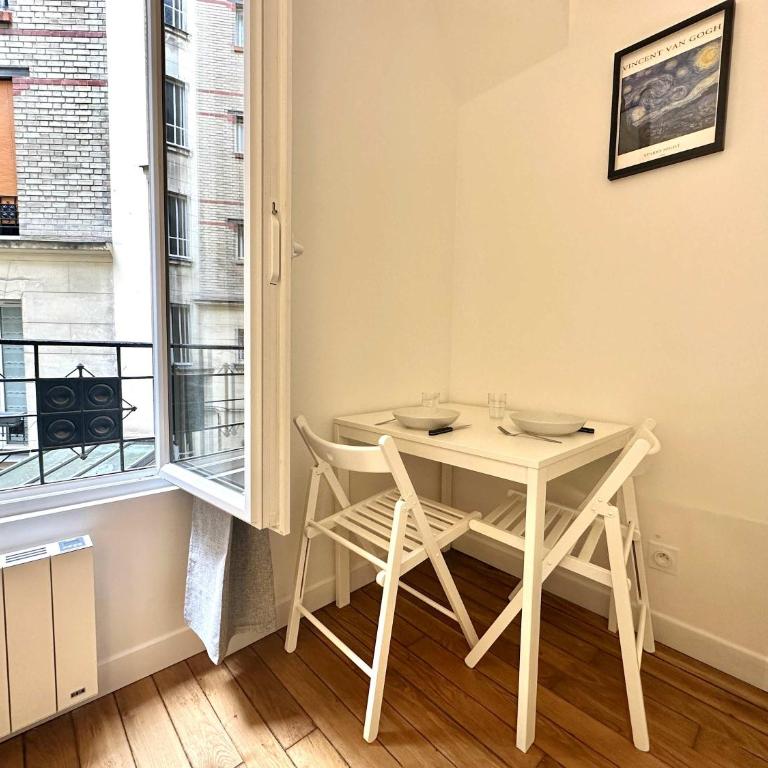 New 411 Suite Charles- Cosy Apartment Paris Center - Studio - 4
