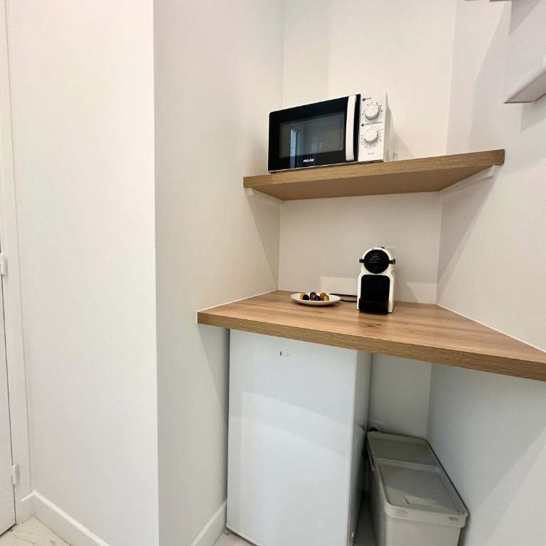 New 411 Suite Charles- Cosy Apartment Paris Center - Studio - 7