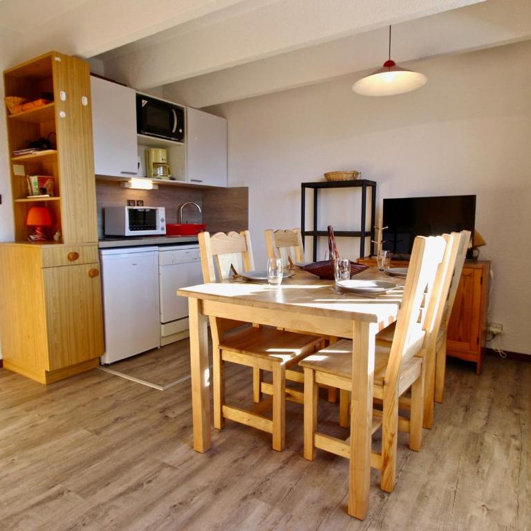 Studio cabine avec parking couvert et vue montagnes à Chamrousse - FR-1-340-122 - Studio - 1