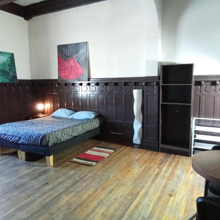 Hostal Casona Portugal - Habitación Familiar con baño compartido - 1