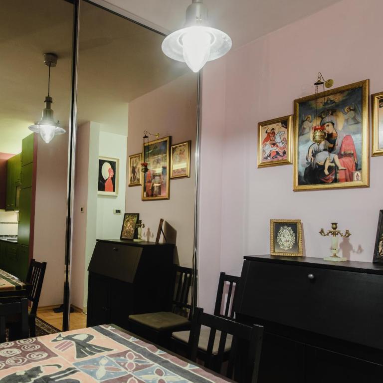 City Center Apartment with parking - Standardni Apartman - 13