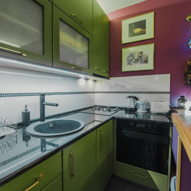 City Center Apartment with parking - Standardni Apartman - 10