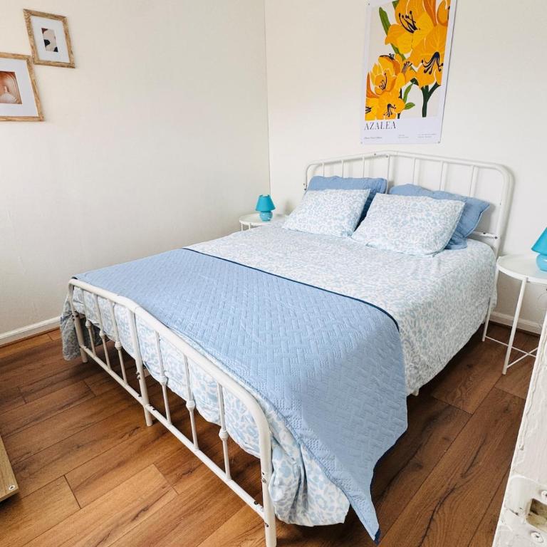 Moderno 3 dormitorios, cerca Movistar arena, Estadio Nacional, Fantasilandia, parking arriendo diario, cocina completa - Three-Bedroom Apartment - 14