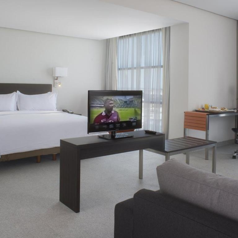 Fiesta Inn Monterrey Fundidora - Junior Suite - 2
