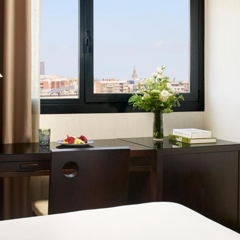 NH Collection Sevilla - Habitación Doble Superior - 1 o 2 camas - 6