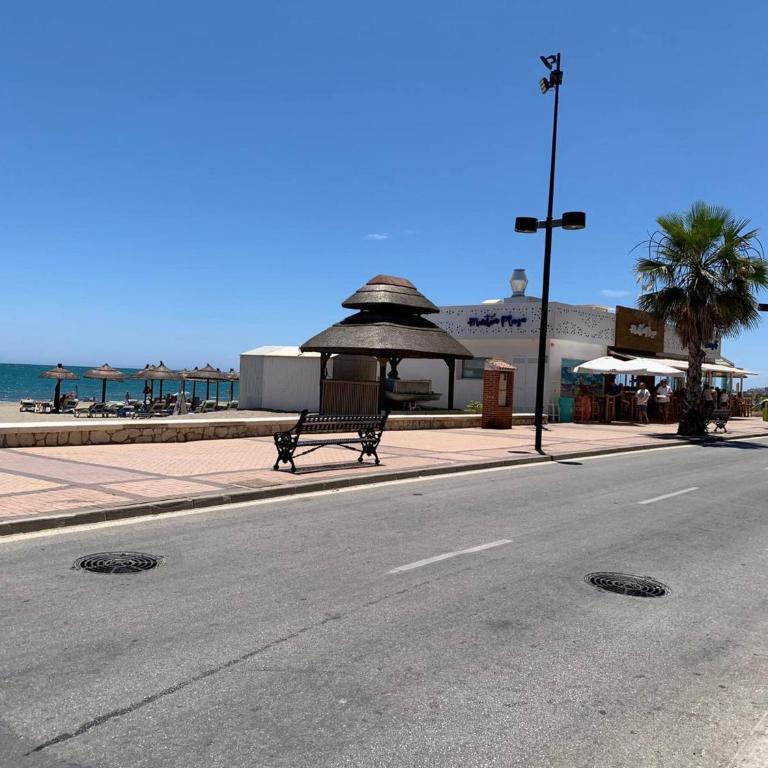 Apartamento Fuengirola Beach Vistas al Mar - Two-Bedroom Apartment with Balcony and Terrace - 2