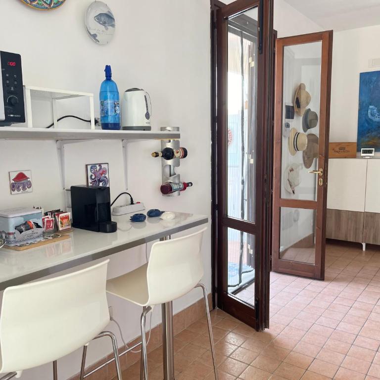 Dimora dell’Ozio in riva al mare - Three-Bedroom Villa - 73