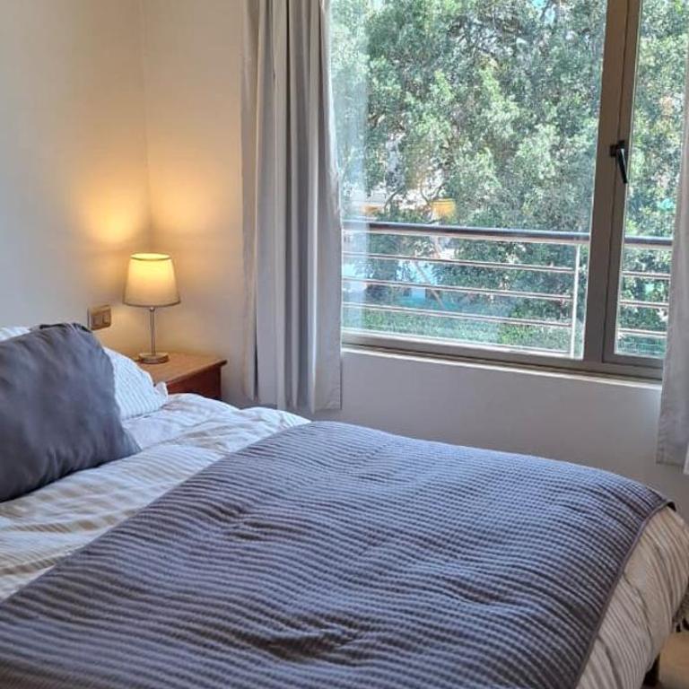 Departamento a una cuadra del centro, casino y del lago - Two-Bedroom Apartment - 3