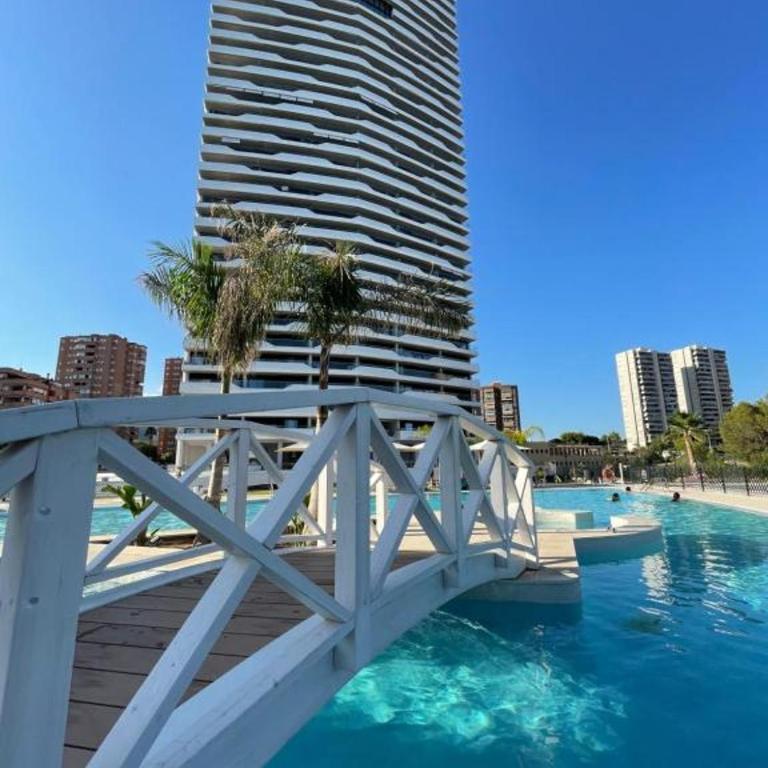 Luxury Apartment - Benidorm Beach - Sea Views, Pool & Terrace - Two-Bedroom Apartment with Balcony and Sea View - 26