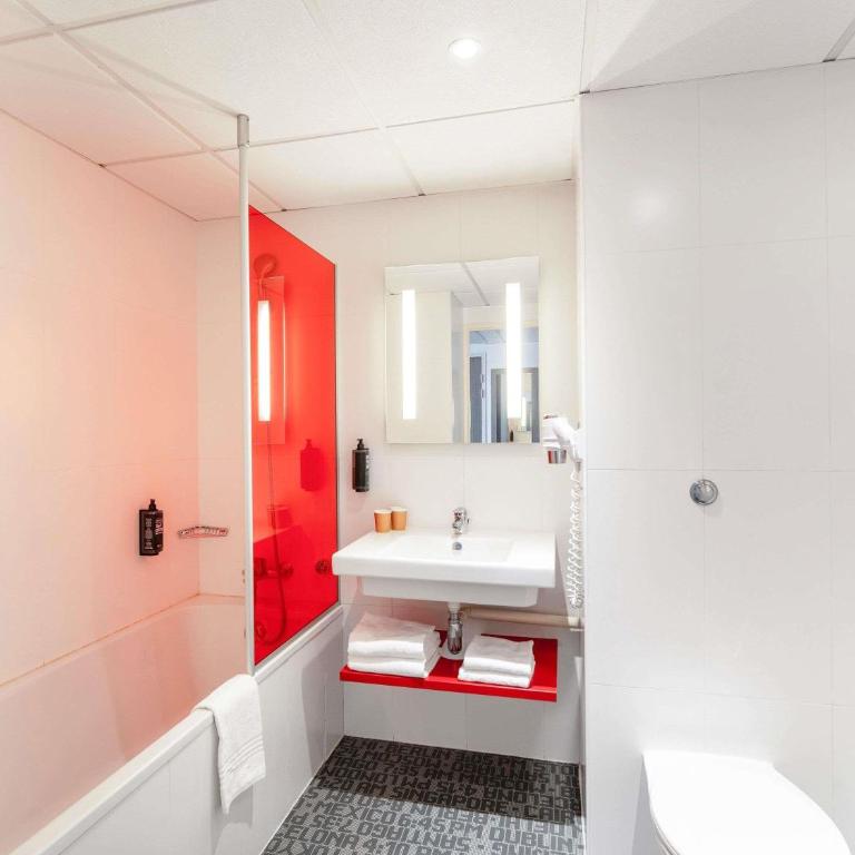ibis Styles Toulouse Cite Espace - Habitación con 1 cama doble y 2 individuales - 3