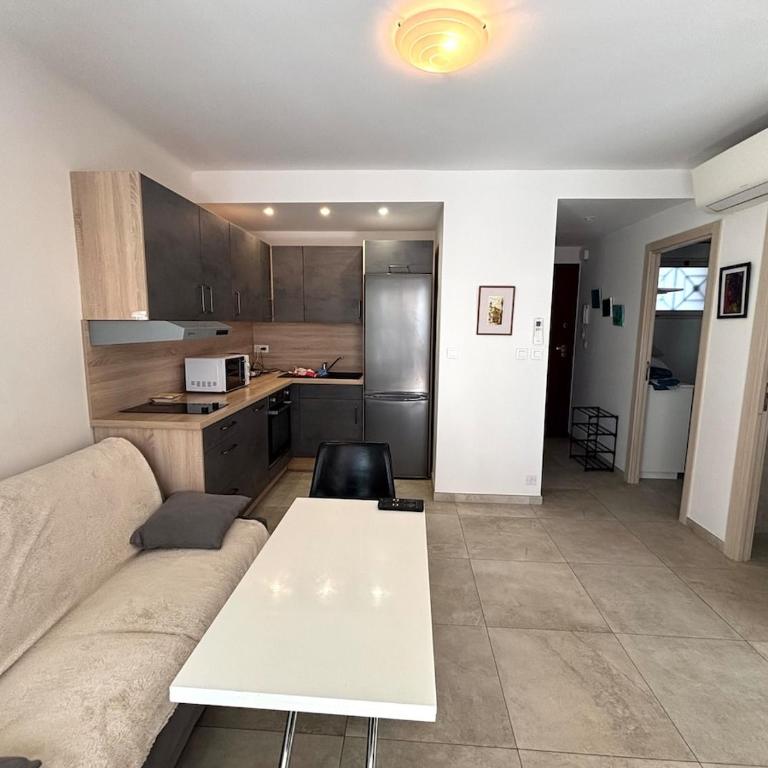Cannes, 3 pièces proche Croisette - Apartment mit 2 Schlafzimmern, Terrasse und Meerblick - 4