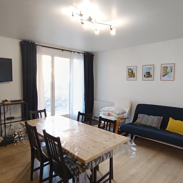 Appartement rénové lumineux avec terrasse et coin montagne - FR-1-445-189 - Monolocale - 1