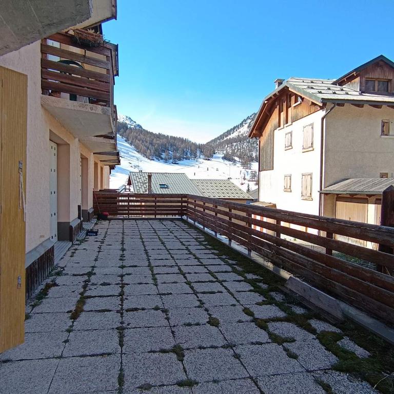 Appartement rénové lumineux avec terrasse et coin montagne - FR-1-445-189 - Monolocale - 10
