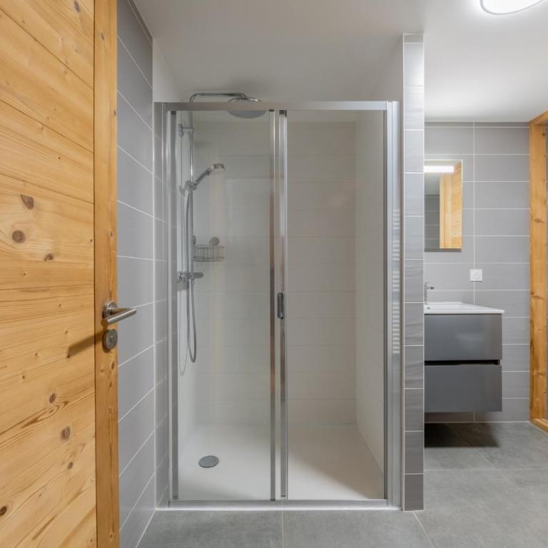 Tanniere des Ours Apartment - Snow and Trek - Morzine - Three-Bedroom Apartment with Mountain View - 17