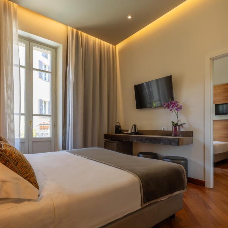 Hotel Embassy - Camera Familiare Deluxe - 10