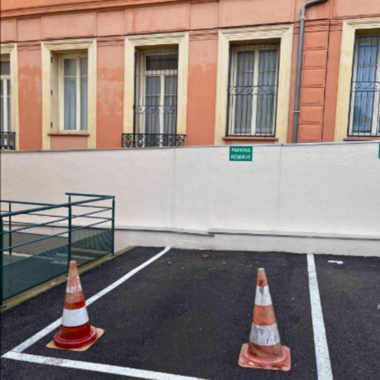Appartement 2 pièces avec balcons, parking extérieur - Apartamento de 1 dormitorio - 20