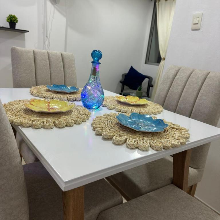 Apartamento Amplio, Central, a pocos metros de la playa, Barrio El laguito - Five-Bedroom Apartment - 8