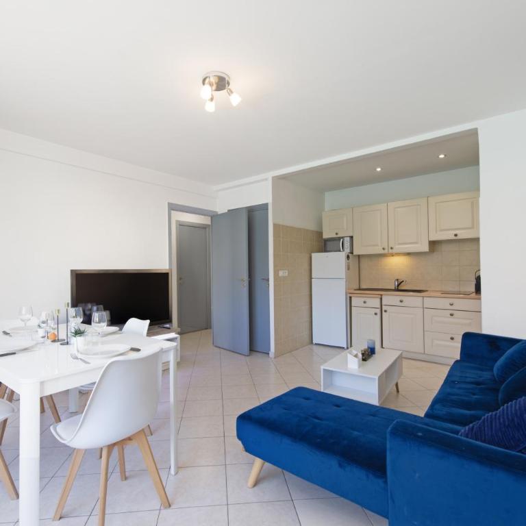Appartement 2 pièces avec balcons, parking extérieur - Apartamento de 1 dormitorio - 8