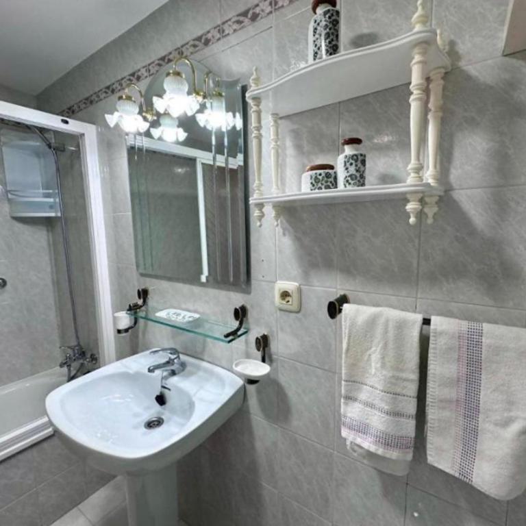 The travelers home - Apartamento de 2 dormitorios con balcón - 16