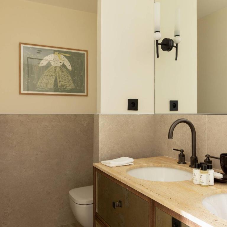 Luxurious Residence Saint Honore by onefinestay - Two-Bedroom Apartment 2 - 16