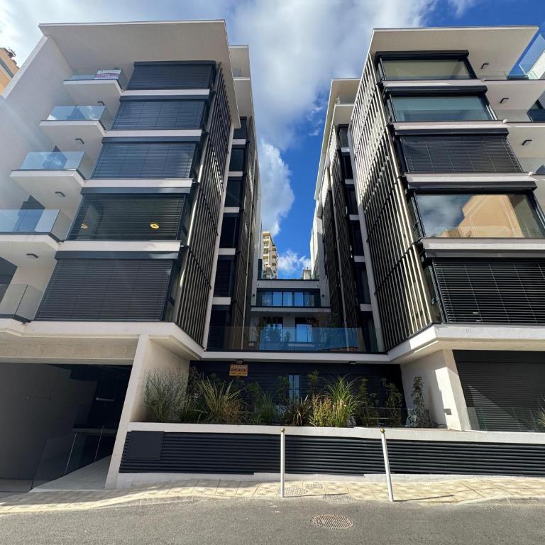 Stylish 2BR Monaco Border Flat, Terrace & Parking - Appartement 2 Chambres - 9