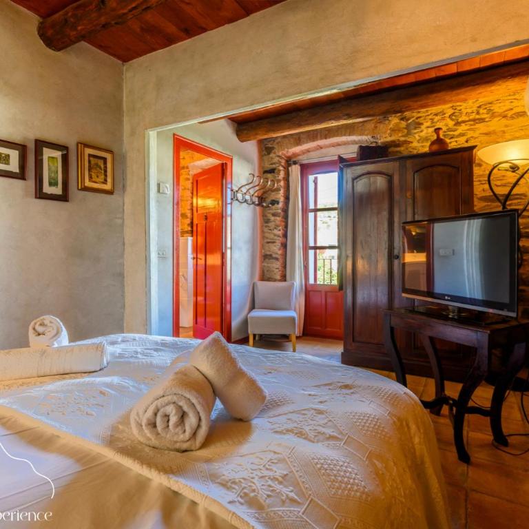 Casa Jordi - Piedra y bóveda en el corazón de Cadaqués I 3 suites I 2 parkings I patio con bbq - Casa Unifamiliar de 3 dormitorios - 27