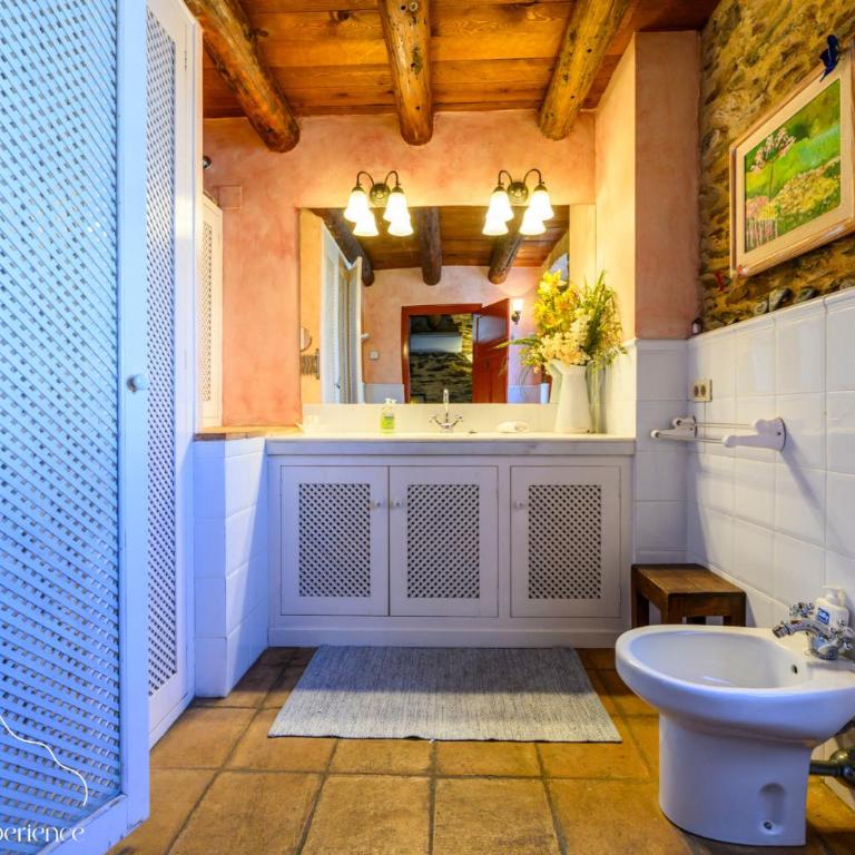 Casa Jordi - Piedra y bóveda en el corazón de Cadaqués I 3 suites I 2 parkings I patio con bbq - Casa Unifamiliar de 3 dormitorios - 28