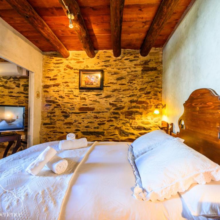 Casa Jordi - Piedra y bóveda en el corazón de Cadaqués I 3 suites I 2 parkings I patio con bbq - Casa Unifamiliar de 3 dormitorios - 6
