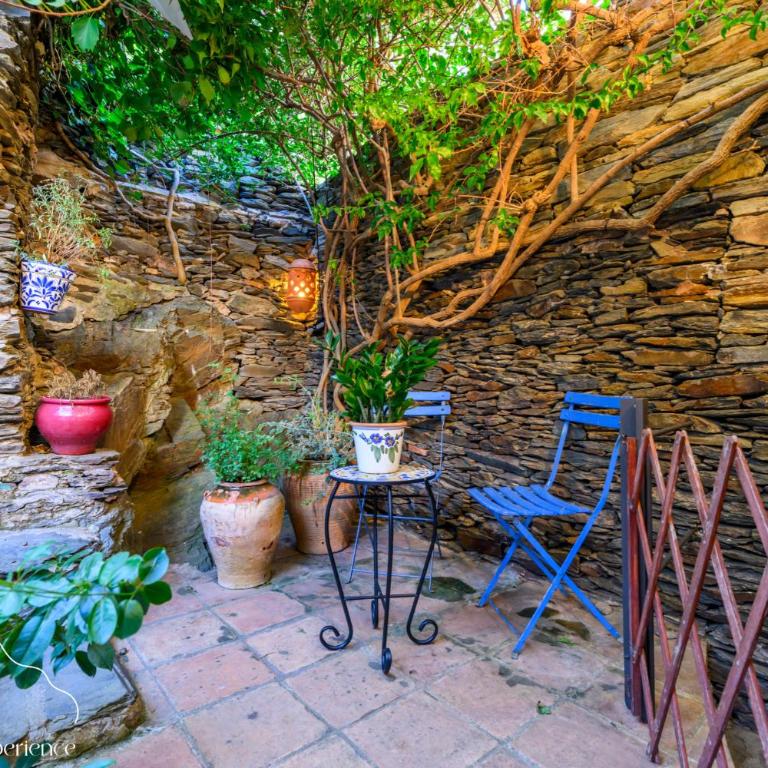 Casa Jordi - Piedra y bóveda en el corazón de Cadaqués I 3 suites I 2 parkings I patio con bbq - Casa Unifamiliar de 3 dormitorios - 3