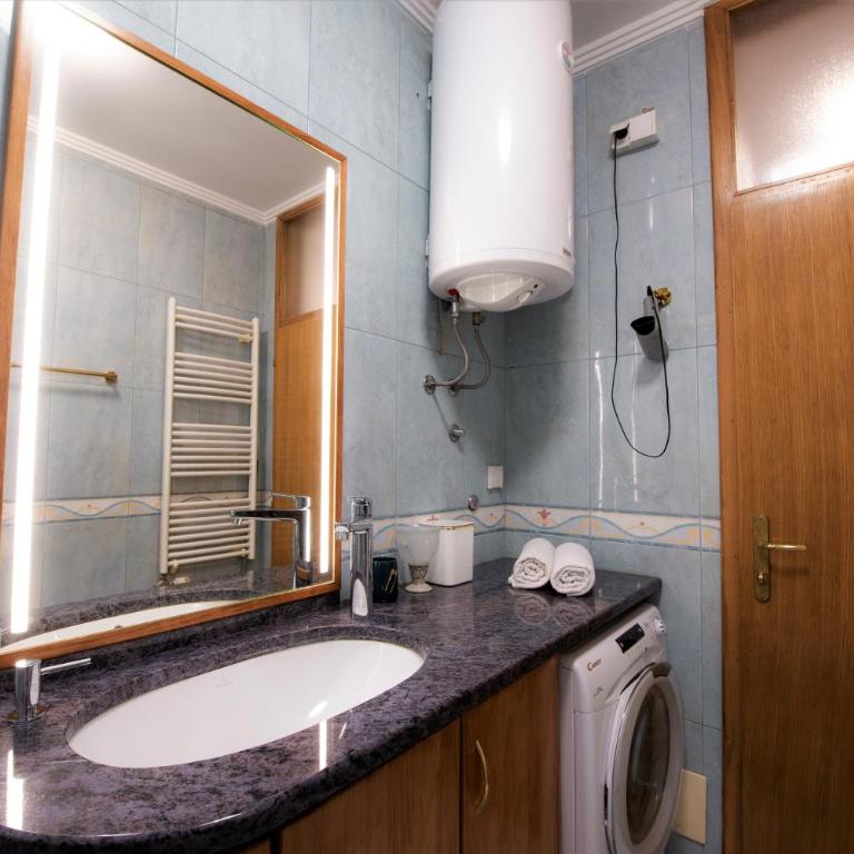City Center Apartment with parking - Standardni Apartman - 15