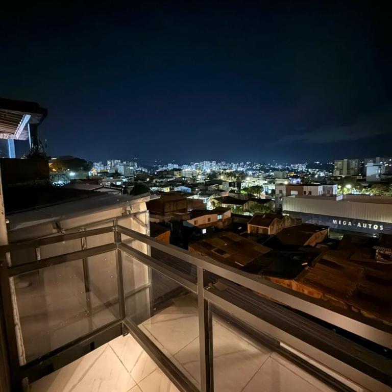 Moderno apt con vista a la ciudad y estilo único - One-Bedroom Apartment - 47