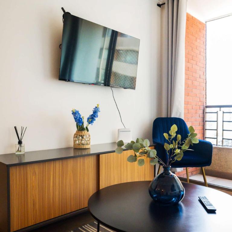 Stylish Oasis for Five in Guardia Vieja - Apartment - 11