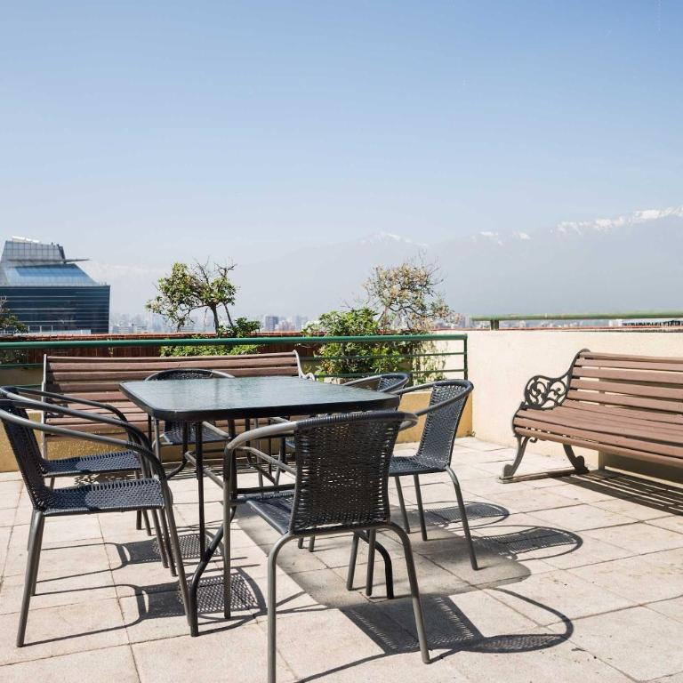 Stylish Oasis for Five in Guardia Vieja - Apartment - 31