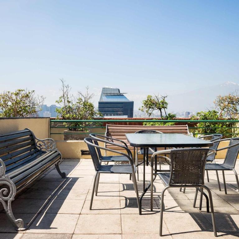 Stylish Oasis for Five in Guardia Vieja - Apartment - 32