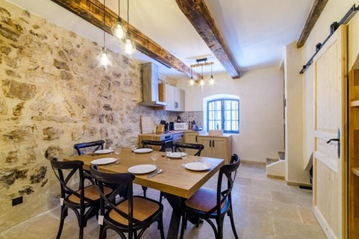 GR7 3P - Appartement Saint-Paul-de-Vence 6P - Two-Bedroom Apartment - 9