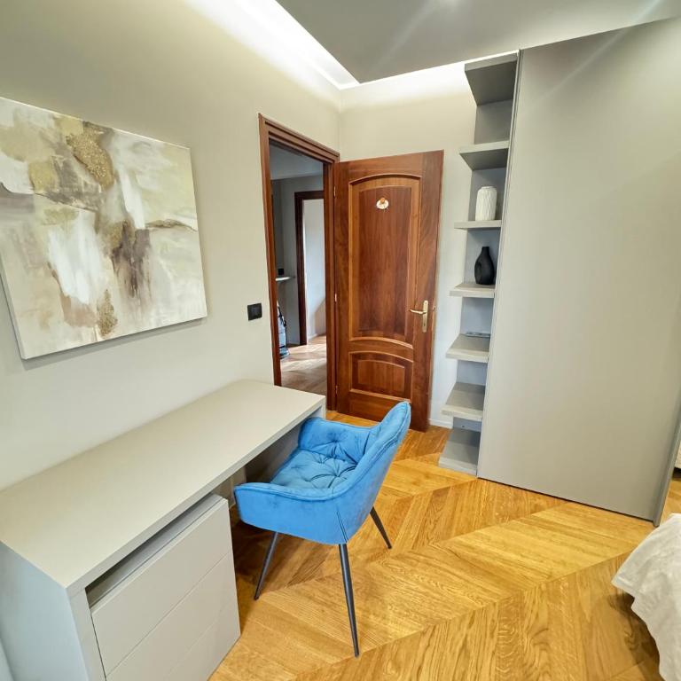 Olimpus Luxury Stays - Two-Bedroom Deluxe Apartment with Balcony - 15