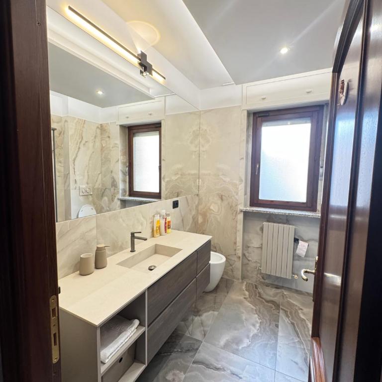 Olimpus Luxury Stays - Two-Bedroom Deluxe Apartment with Balcony - 14