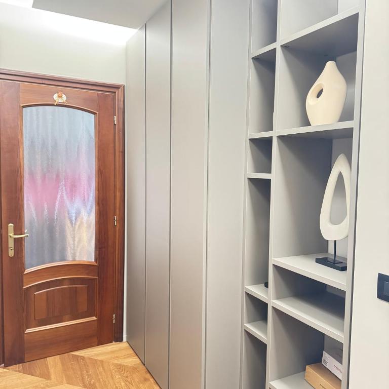 Olimpus Luxury Stays - Two-Bedroom Deluxe Apartment with Balcony - 9