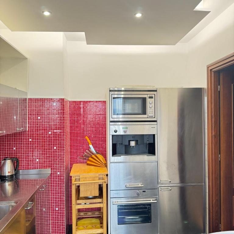 Olimpus Luxury Stays - Two-Bedroom Deluxe Apartment with Balcony - 3