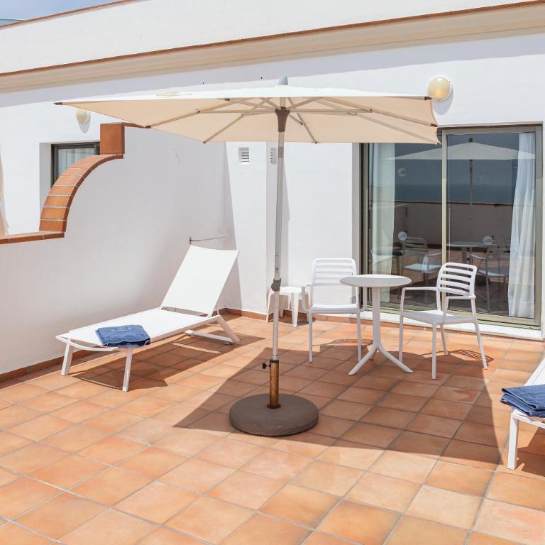 Hotel Duque de Najera - Habitación Doble con vistas al mar - 2 camas - 11