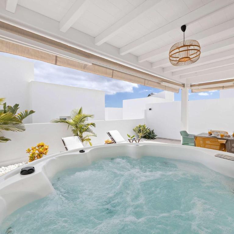 Miranda al Mar Jacuzzi Privado Frente al Mar by Bayside - Casa - 1