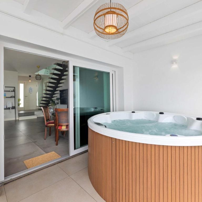 Miranda al Mar Jacuzzi Privado Frente al Mar by Bayside - Casa - 13