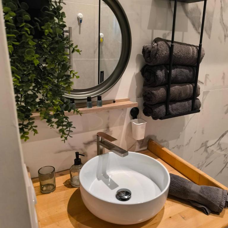 Villa Leone Rénové à 500m de la Plage - Appartement 2 Chambres - 23