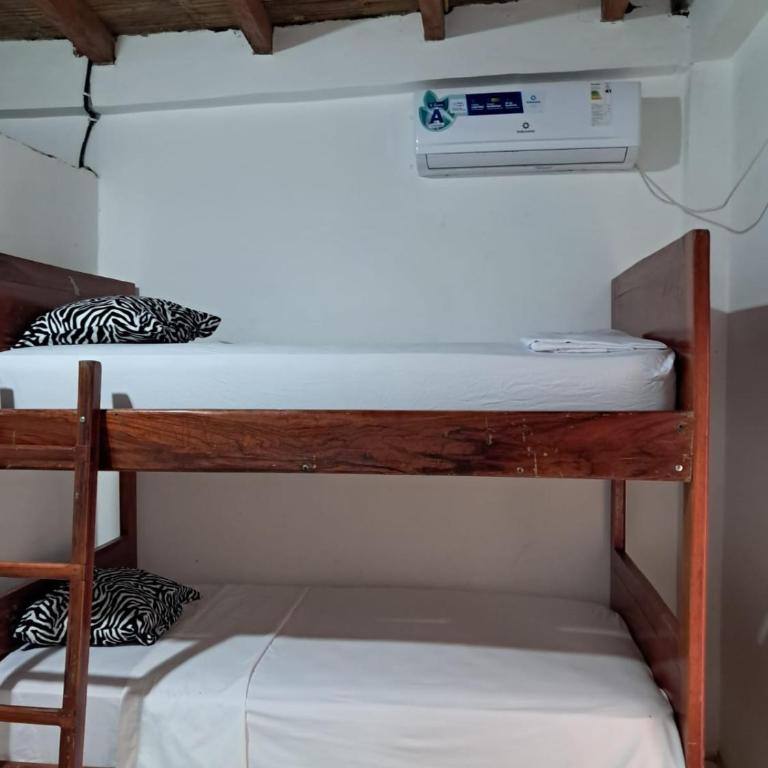 PiscinaCascolHostal - Comfort Quadruple Room - 13